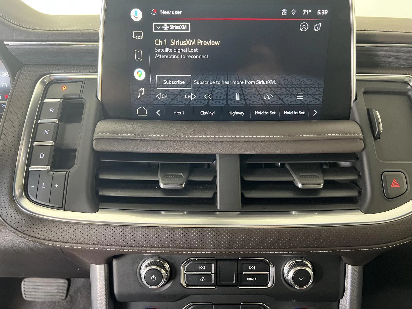 Used 2022 White Frost Tricoat GMC SLT image 18