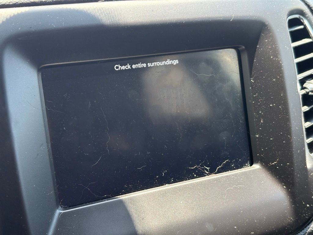 Used 2018 Black Jeep Latitude image 13