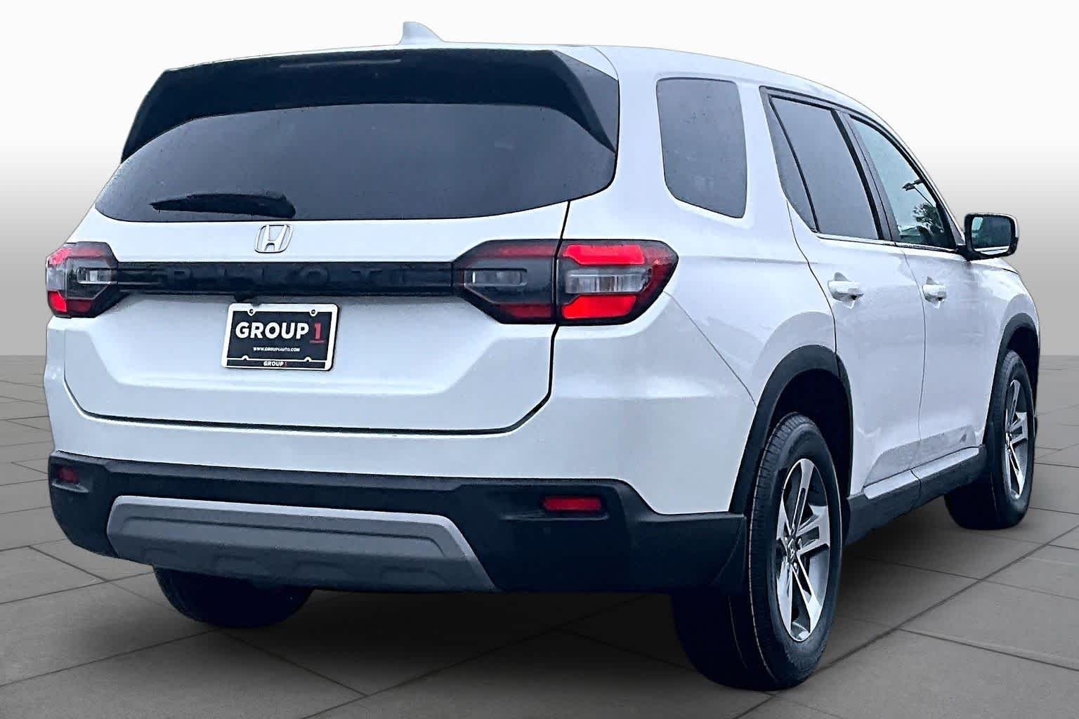 2024 Honda Pilot EX-L - Photo 12