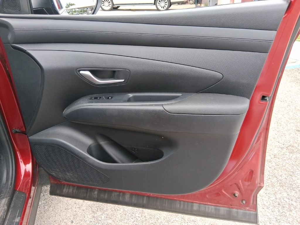 Used 2025 Red Hyundai SE image 17