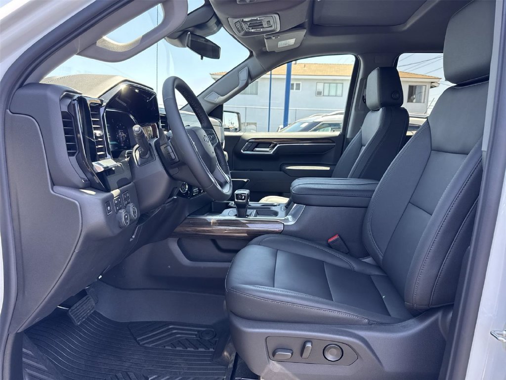 New 2026 Summit White Chevrolet LT Trail Boss image 23