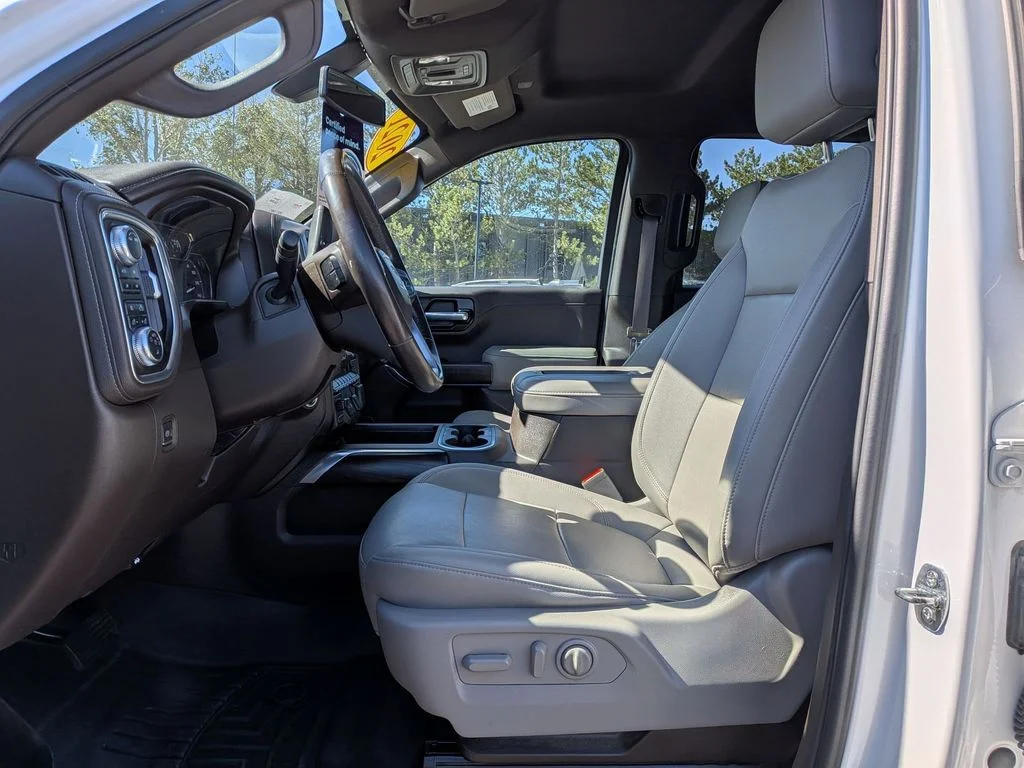 Used 2021 WHITE FROST TRICOAT GMC SLT image 16