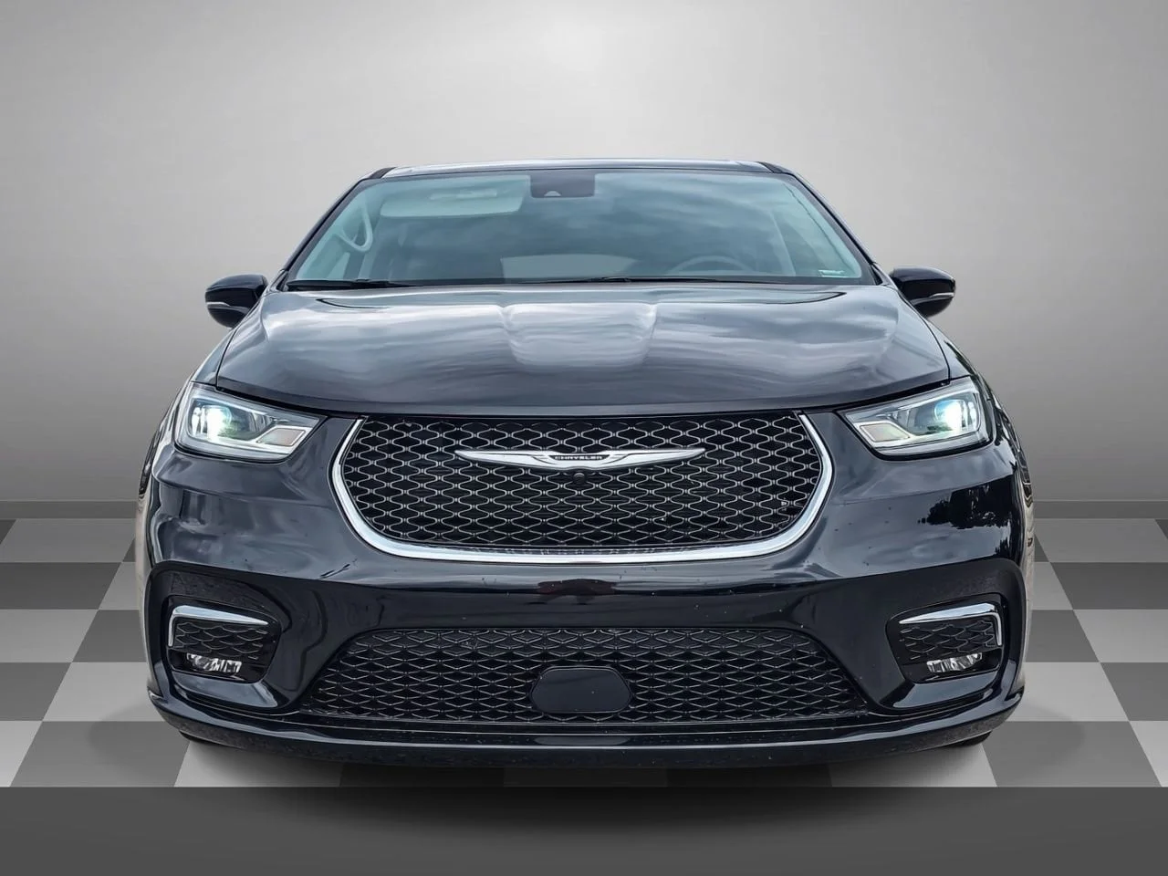 2023 Chrysler Pacifica Touring L's photo