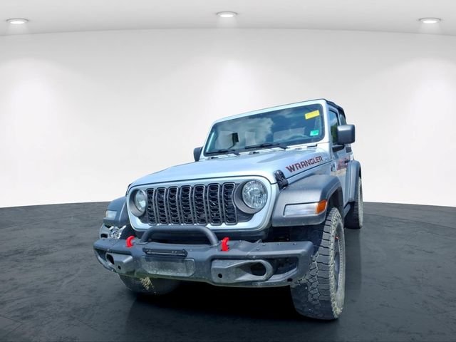 Used 2024 Silver Jeep Sport image 4