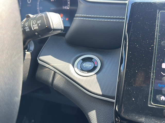 Used 2024 White Jeep Laredo image 13