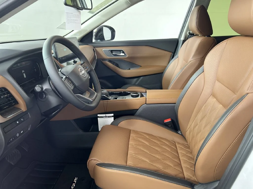 New 2026 White/off-white Nissan Platinum image 13