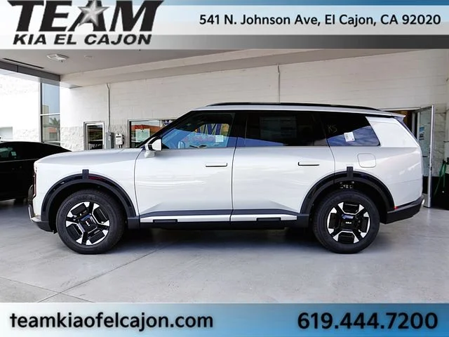 New 2027 Silver Kia EX image 6