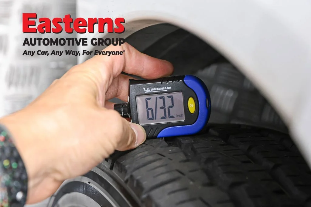 Used 2020 White Nissan SV image 28
