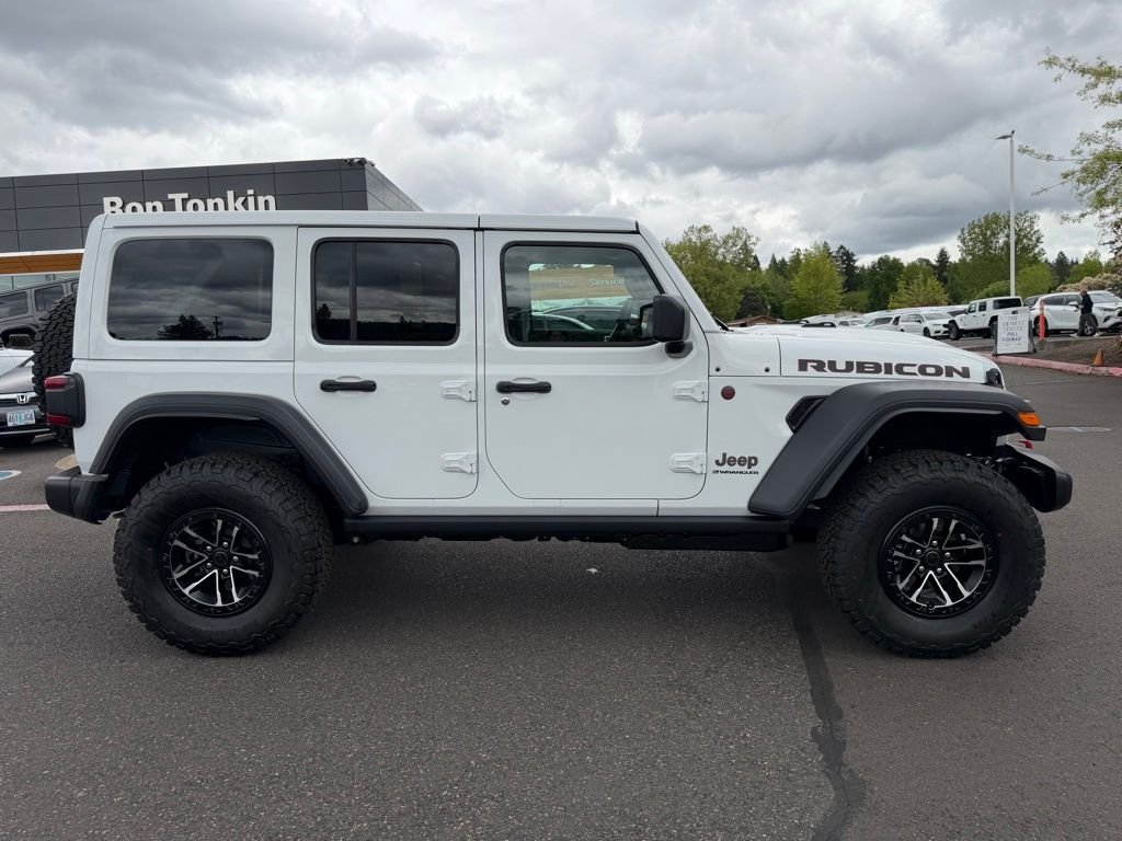 New 2026 Bright White Clear-Coat Exterior Paint Jeep Rubicon image 8