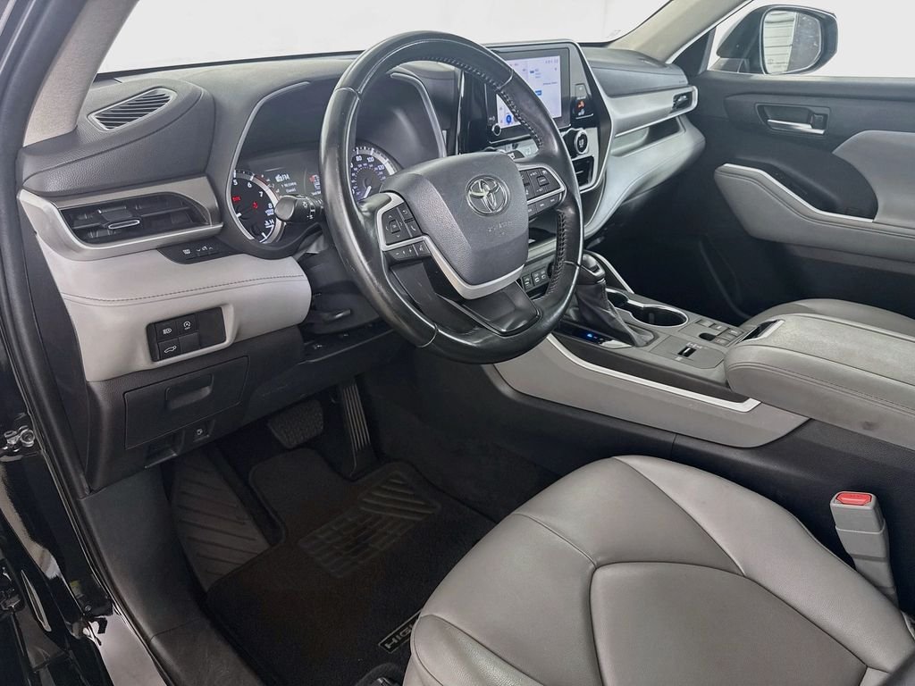 Used 2023 Midnight Black Metallic Toyota XLE image 10