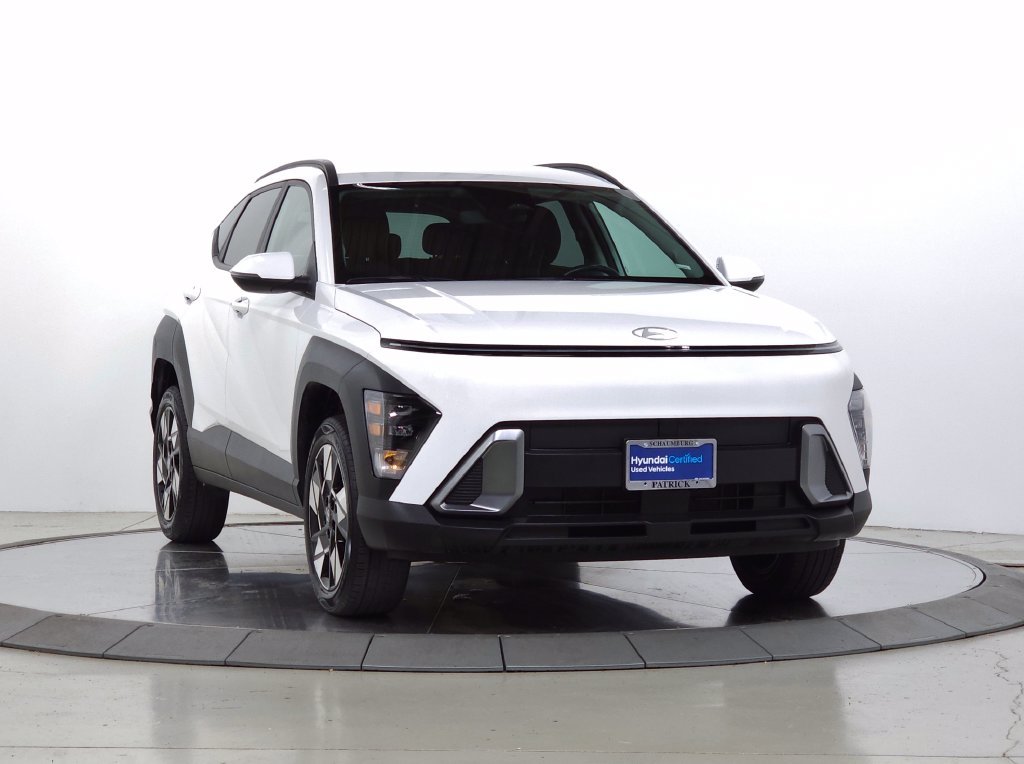 Certified Used 2025 Atlas White Hyundai SEL image 1