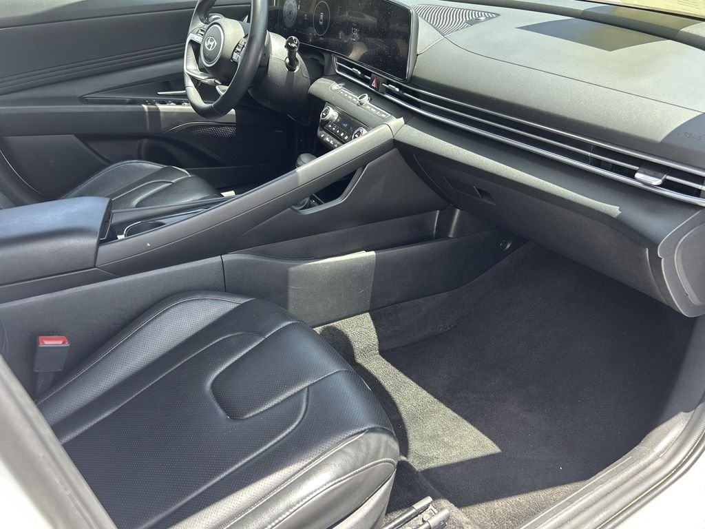2024 Hyundai Elantra Limited - Photo 23