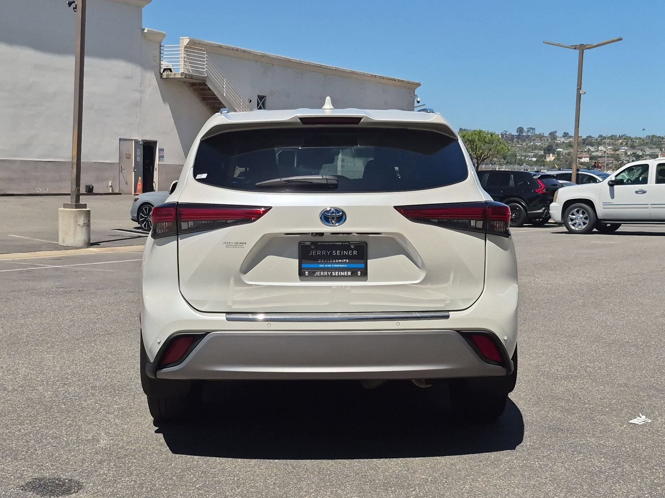 Used 2021 Blizzard Pearl Toyota Hybrid Platinum image 4