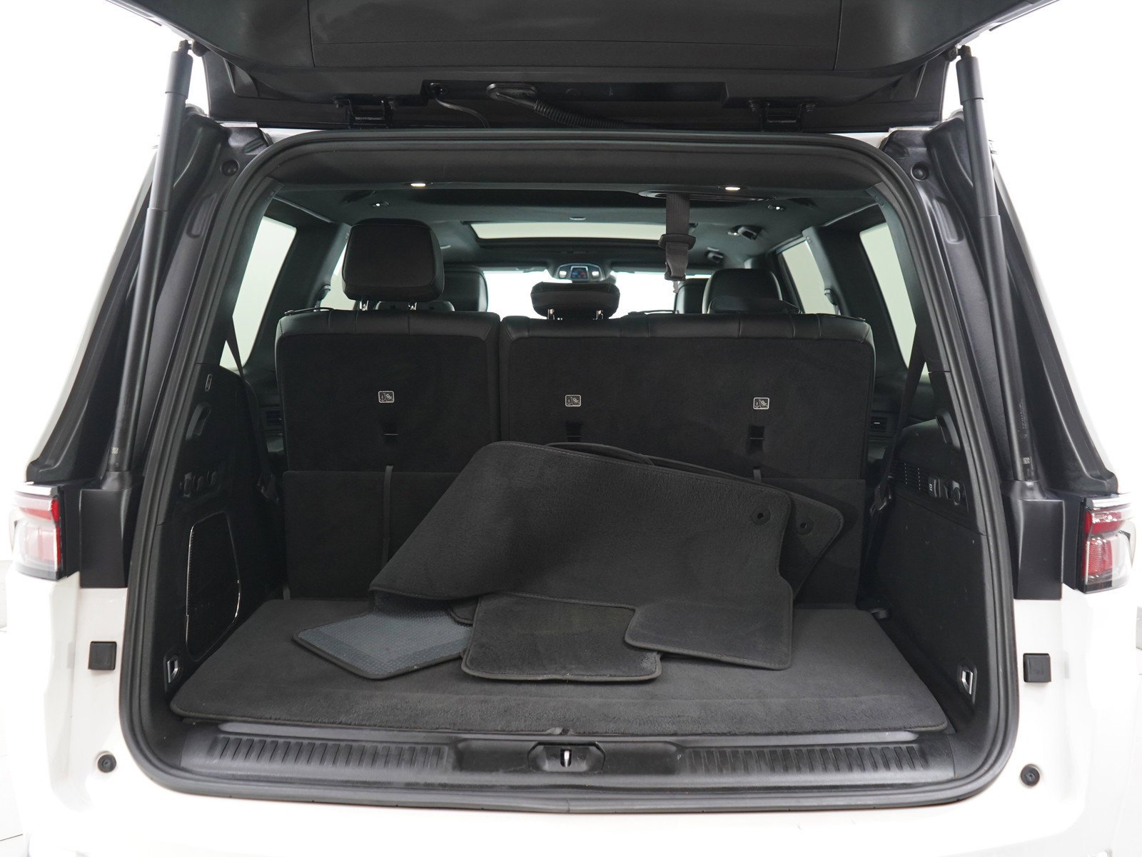 Used 2022 Bright White Clearcoat Jeep Series II 4x4 image 18