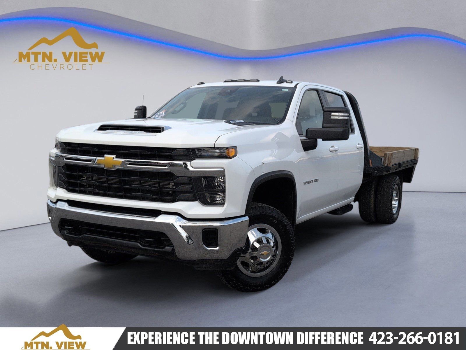Summit White 2024 Chevrolet Silverado 3500HD Chassis LT Crew Cab 4WD Pickup Truck Four-Wheel Drive