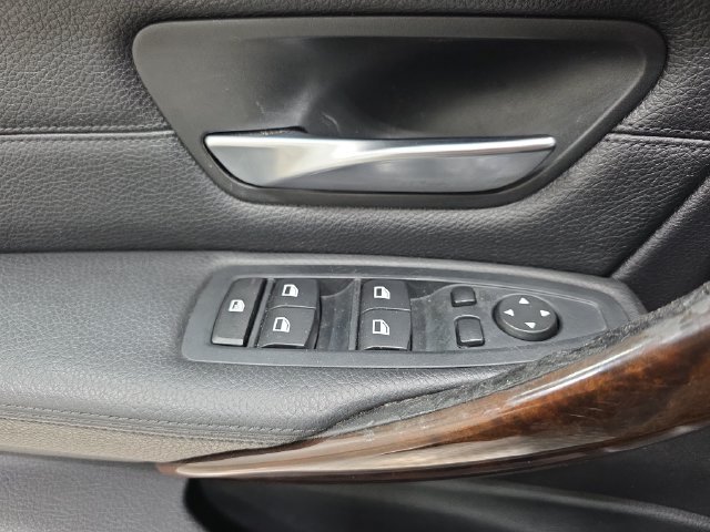 Used 2015 Jet Black BMW 328i xDrive image 28