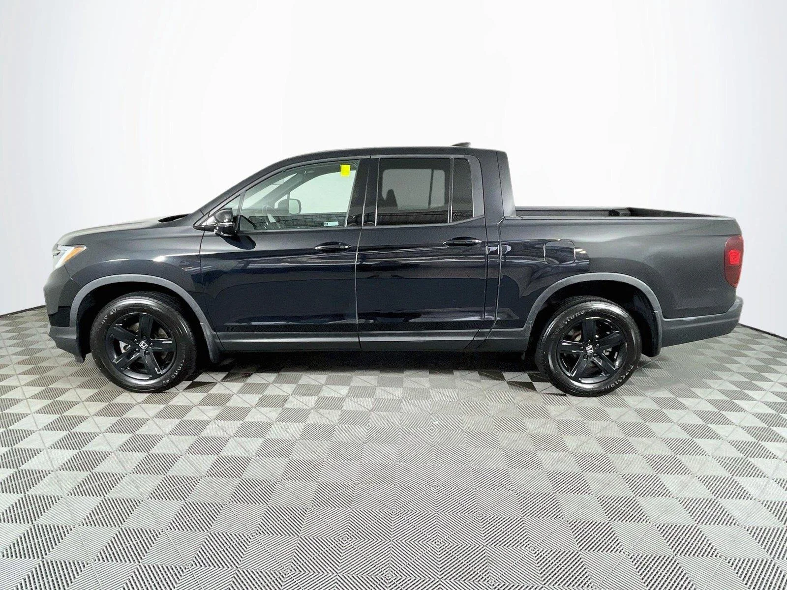Certified Used 2021 Crystal Black Pearl Honda Black Edition image 4