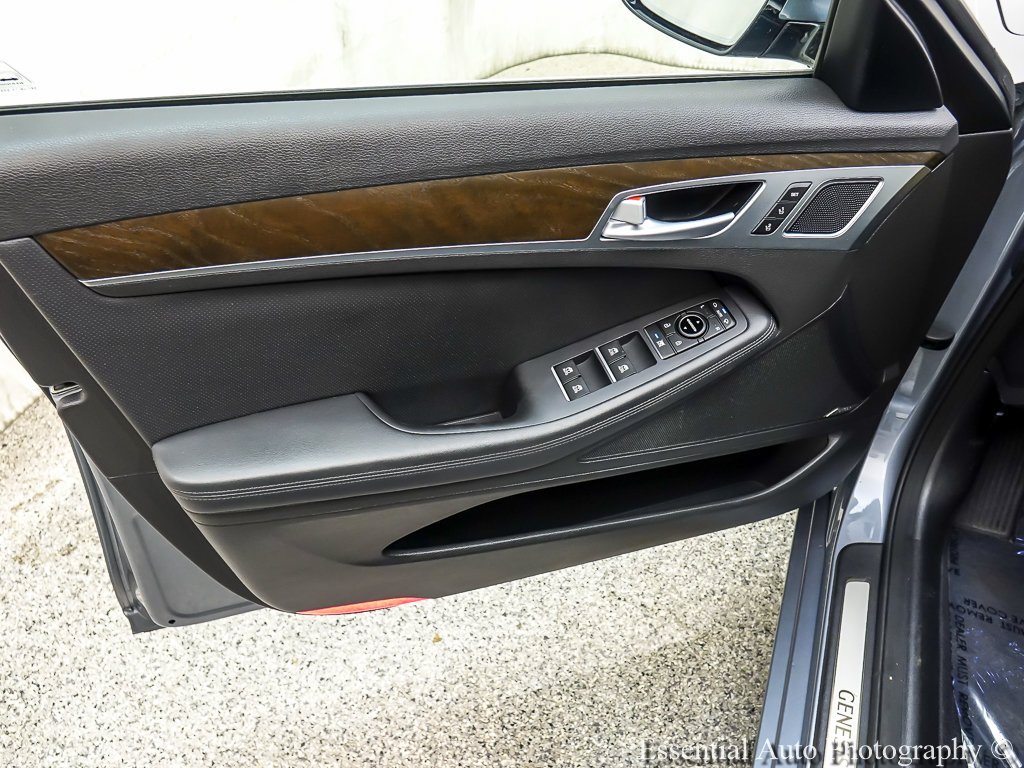 Used 2015 Gray Hyundai 3.8 image 22
