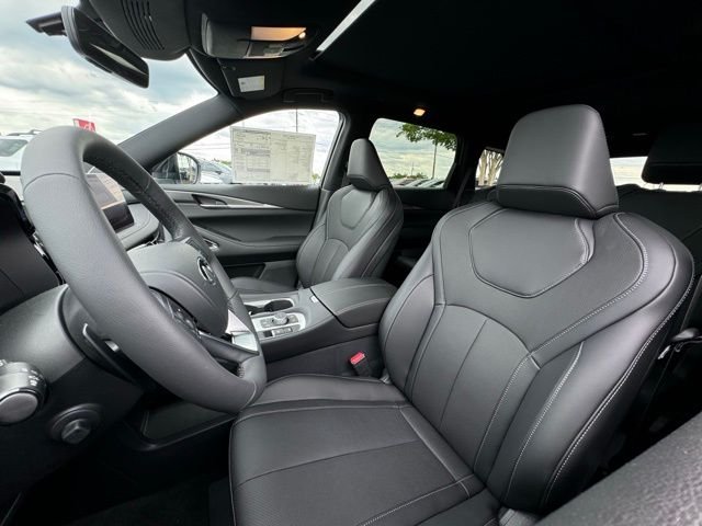 New 2027 2T RAD WHT INFINITI Sport AWD image 9