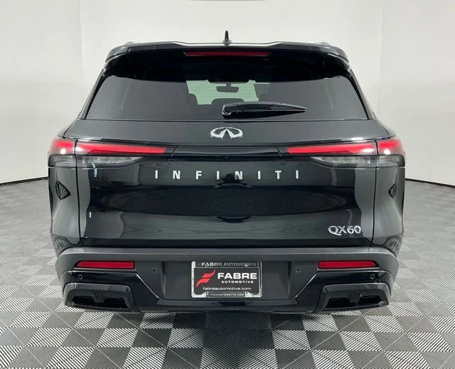 Certified Used 2025 Mineral INFINITI LUXE image 5