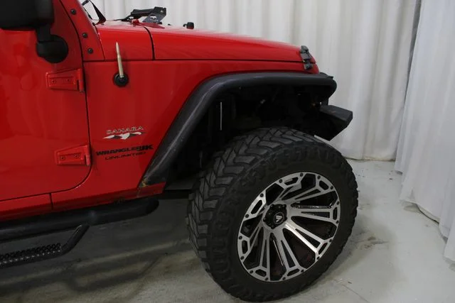 Used 2018 Red Jeep Unlimited Sahara image 30