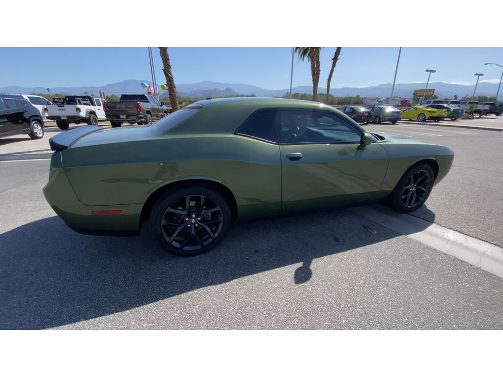 Used 2021 F8 Green Dodge SXT image 8