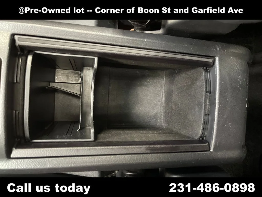 Used 2004  Lexus 330 image 23