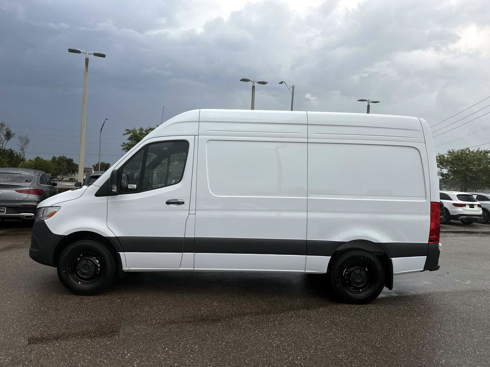 New 2026 Arctic White Sprinter Cargo 144 WB image 2