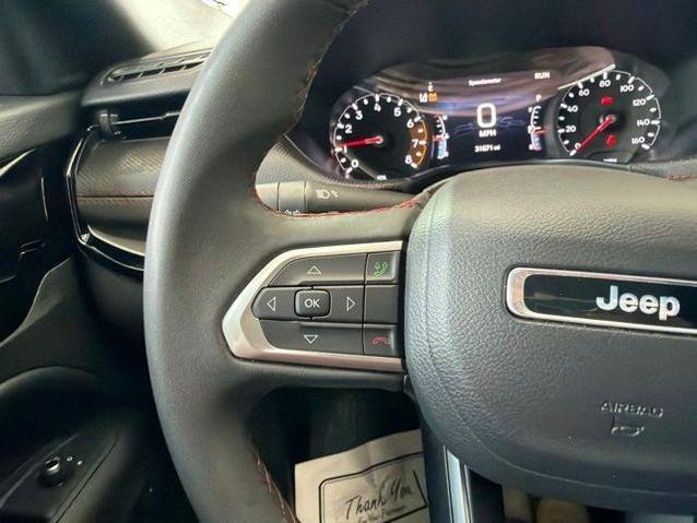 Used 2025 Red Jeep  image 24
