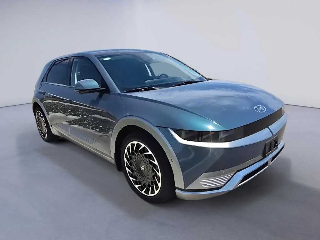 Used 2023 Digital Teal Hyundai Limited image 7