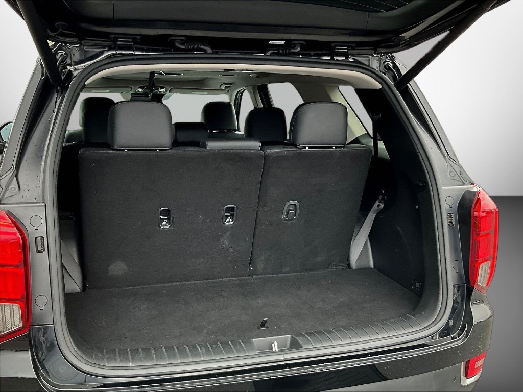 Certified Used 2021 Black Hyundai SEL image 7