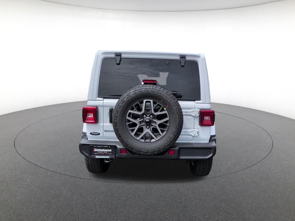New 2026 Bright White Clear-Coat Exterior Paint Jeep Sahara image 10