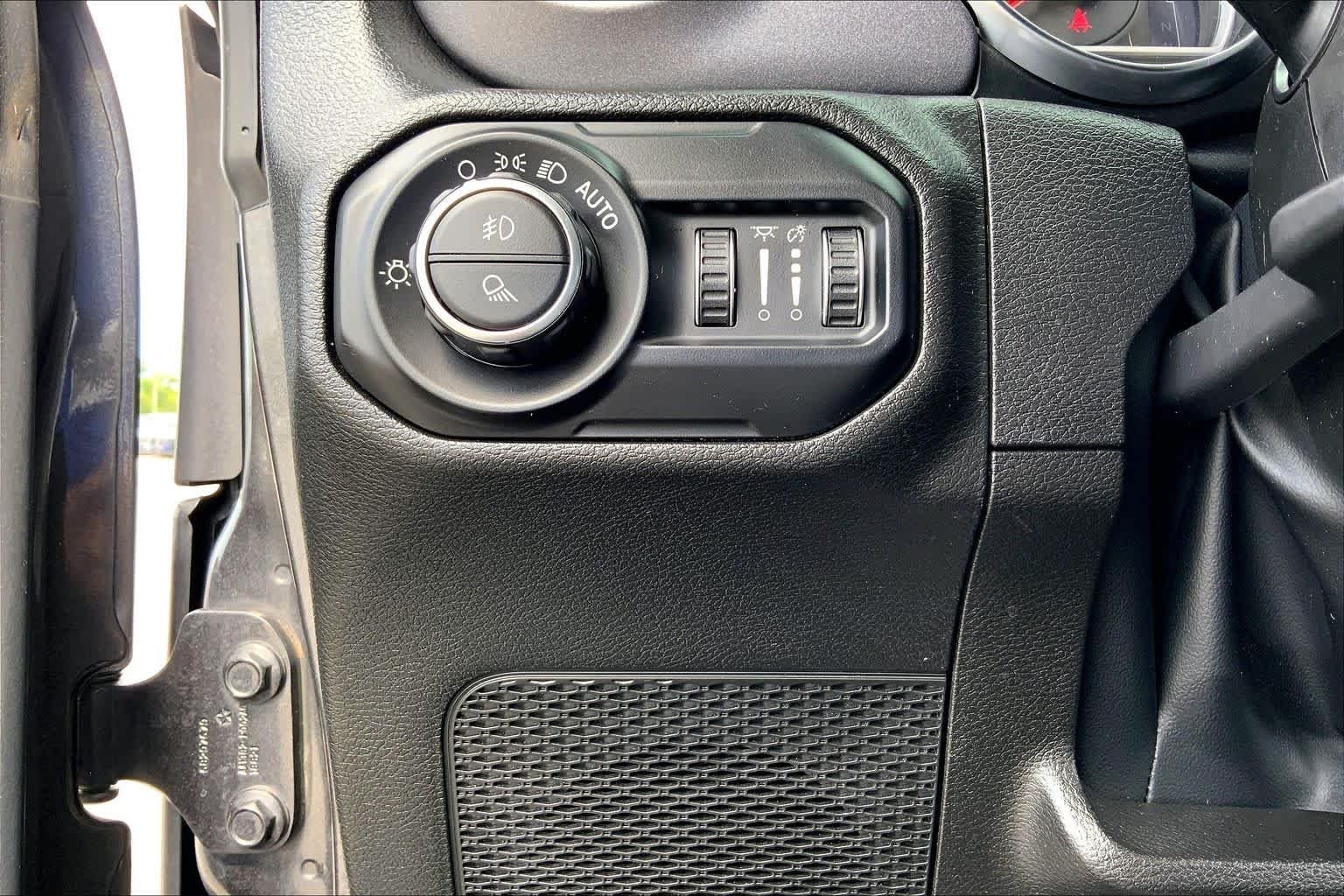 Used 2022 Granite Crystal Metallic Clearcoat Jeep Mojave image 33