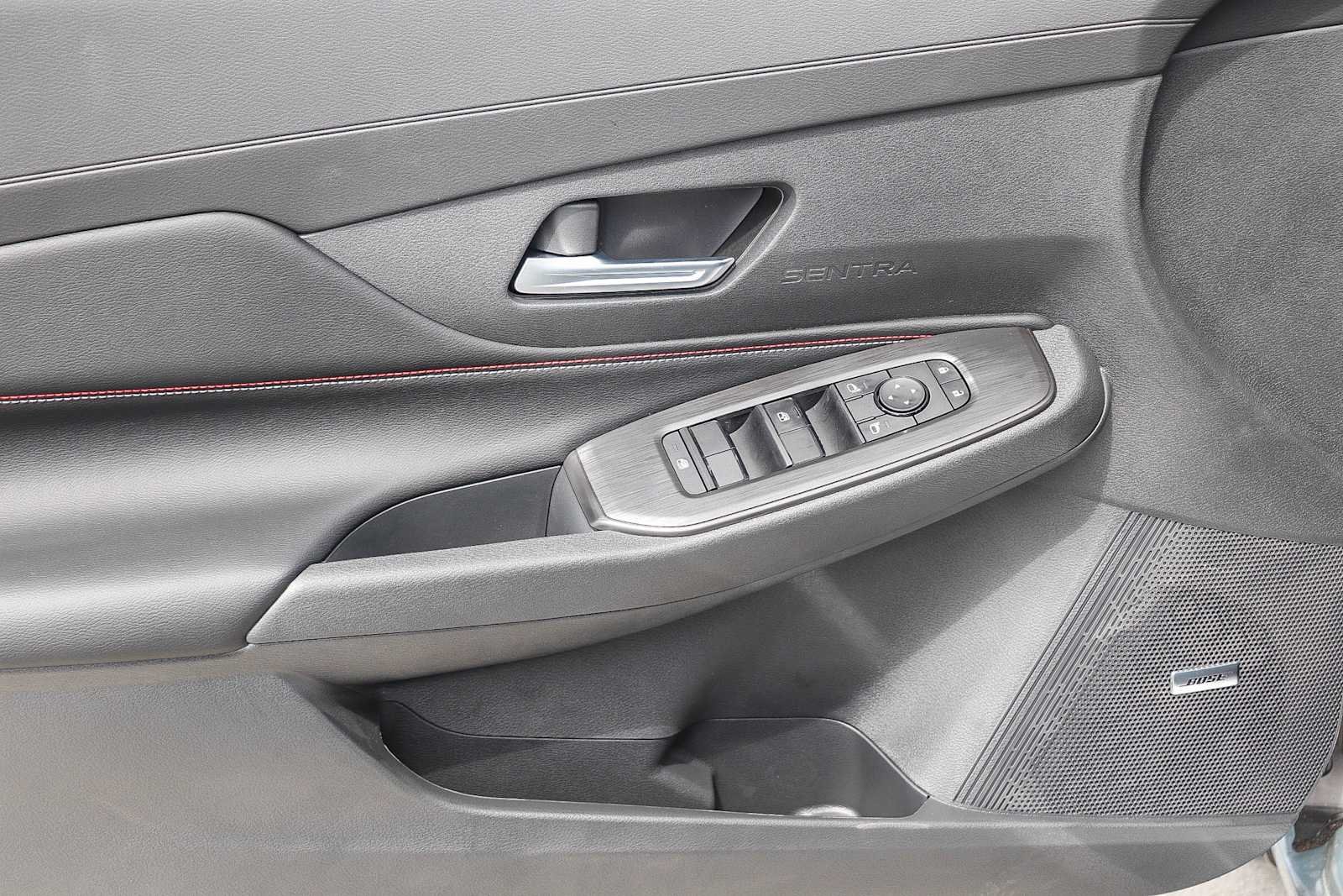 New 2027 Atlantic Gray Metallic / Super Black Two-tone Nissan SR image 21