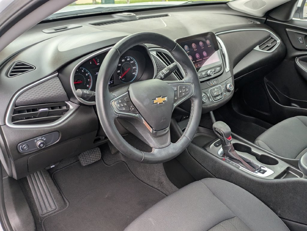 Used 2024 White Chevrolet RS image 26
