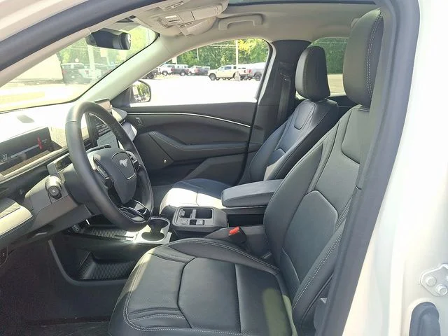 New 2025 White Ford Premium image 9