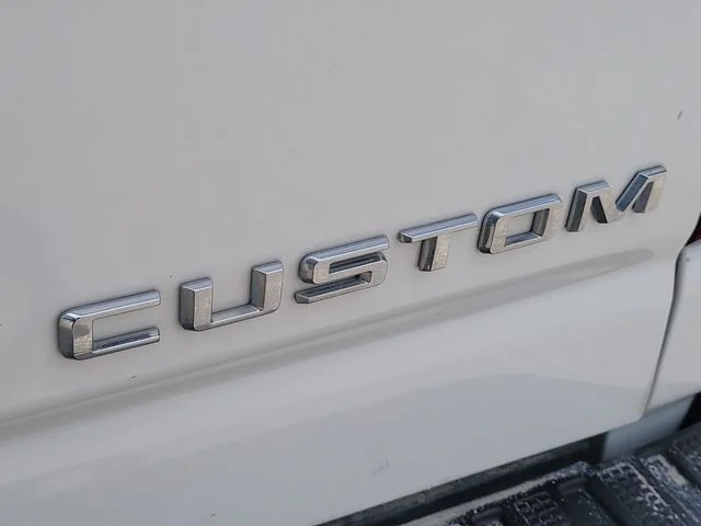 Used 2024 White Chevrolet Custom image 10