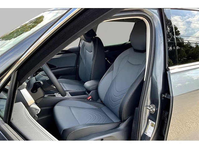 New 2026 Platinum Gray Metallic Volkswagen 2.0T SE image 22