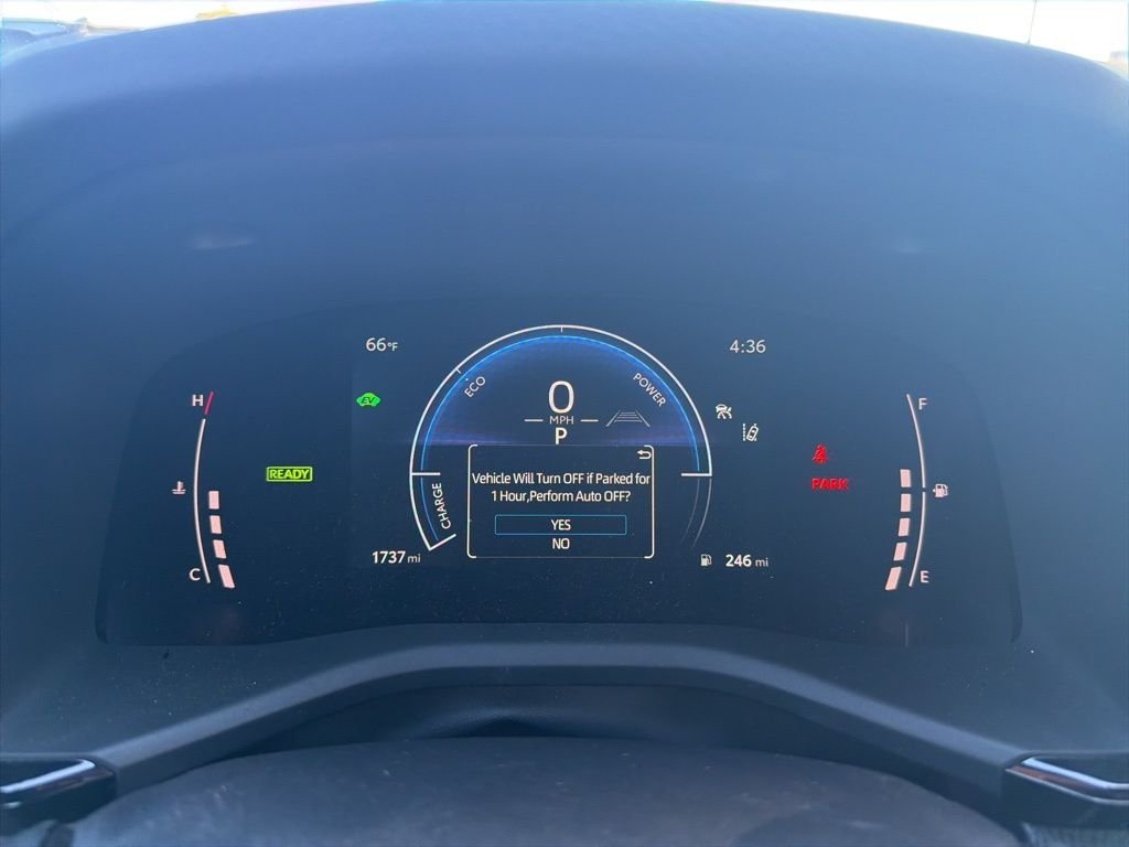 2025 Toyota Camry SE photo 3