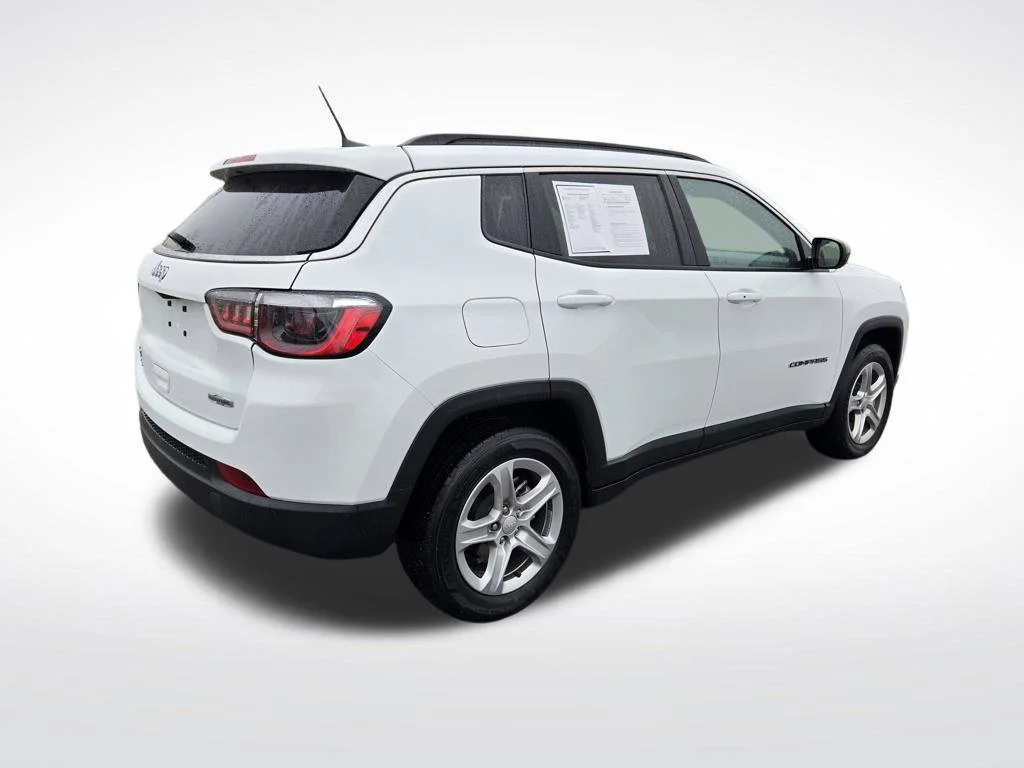 Certified Used 2023 White Jeep Latitude image 3
