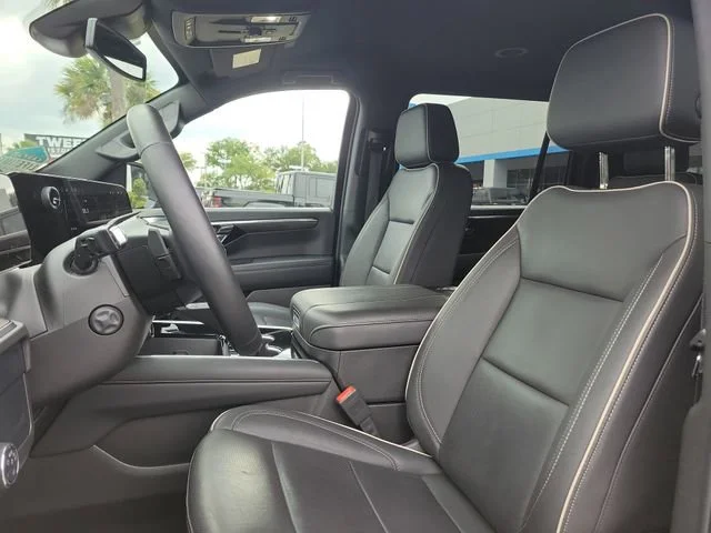 2025 Chevrolet Suburban Premier - Photo 24
