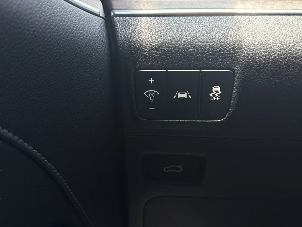 Certified Used 2023 Glacial White Pearl Kia EX image 17