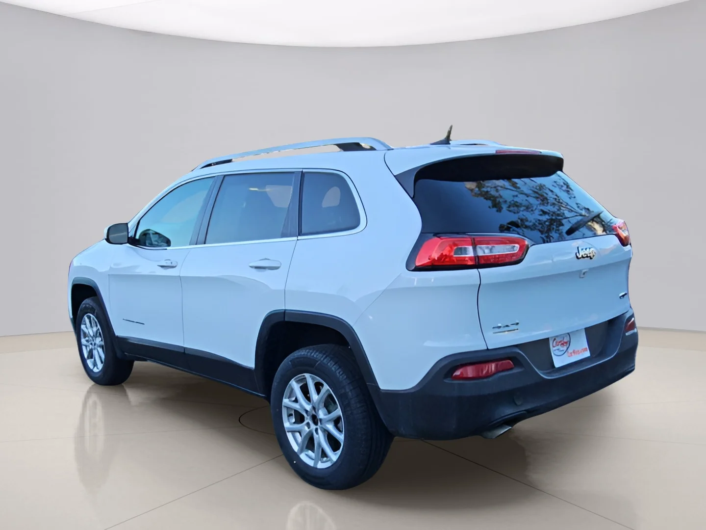 Used 2014 White Jeep Latitude Sport Utili image 7