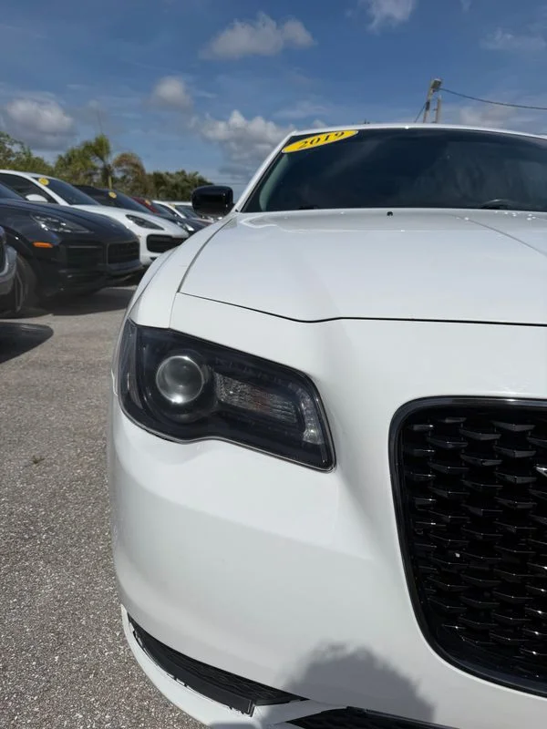 Used 2019  Chrysler Touring image 16