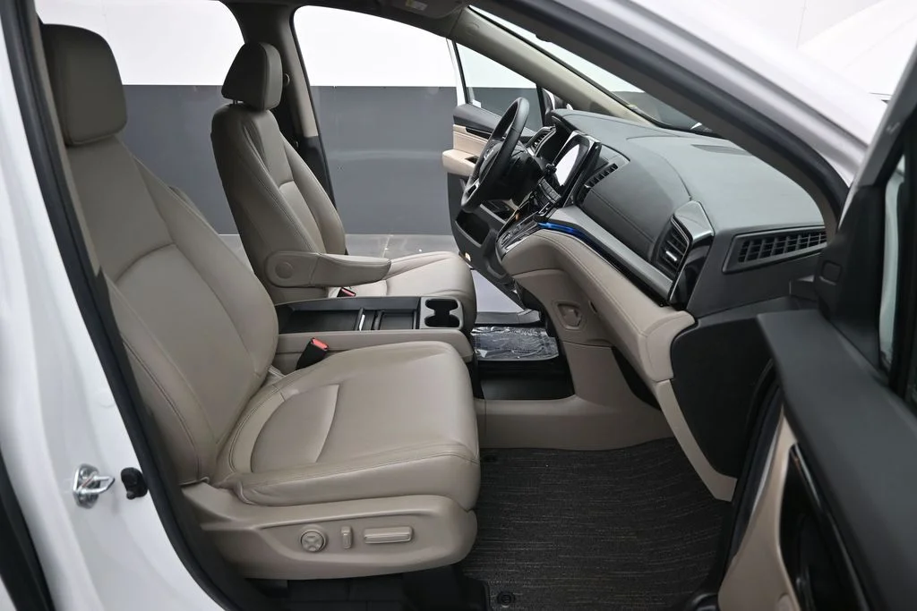 Used 2023  Honda Touring image 24