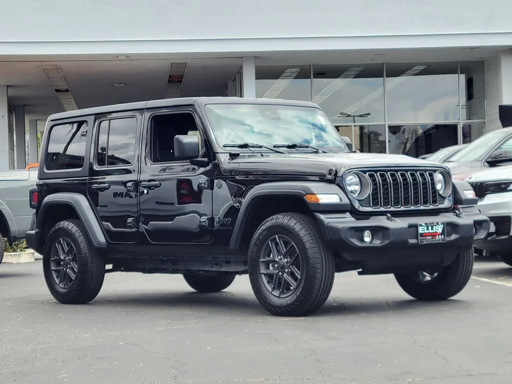 Used 2025 Black Jeep Sport S image 31