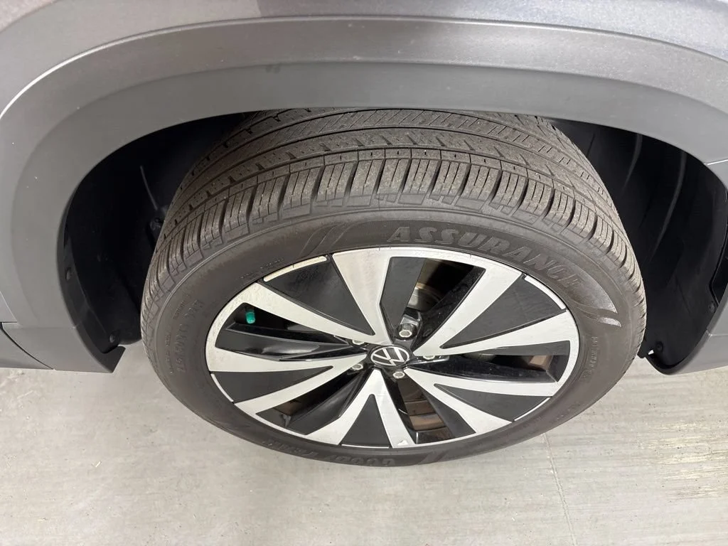 Used 2024 Gray Volkswagen 1.5T SE image 10