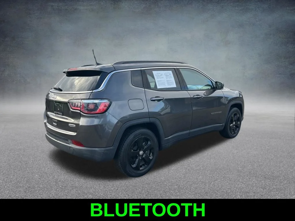Used 2019 Gray Jeep Latitude image 5