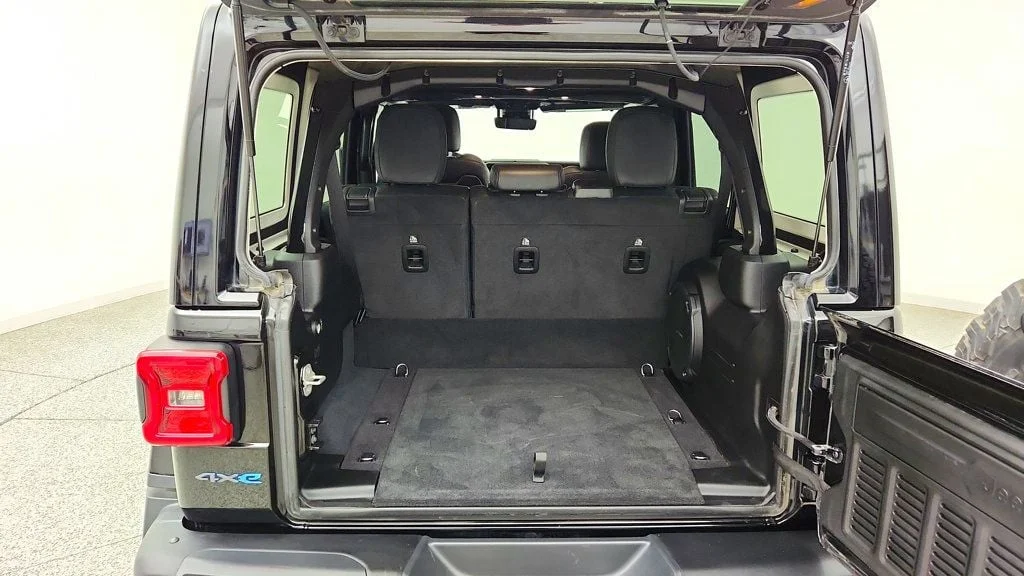 Used 2024 Black Clearcoat Jeep Rubicon X 4x4 image 23