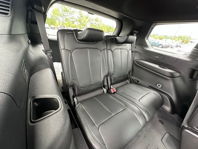 New 2026 Diamond Black Crystal Pearl-Coat Exterior Paint Jeep Limited image 31